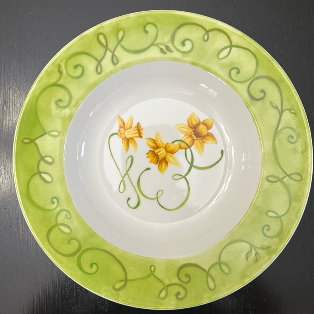 WESTBURY Court Lyrical Blooms Daffodils Pasta Bowl 12”